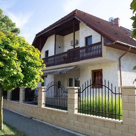שיופוק Zsolnay Apartman מראה חיצוני תמונה