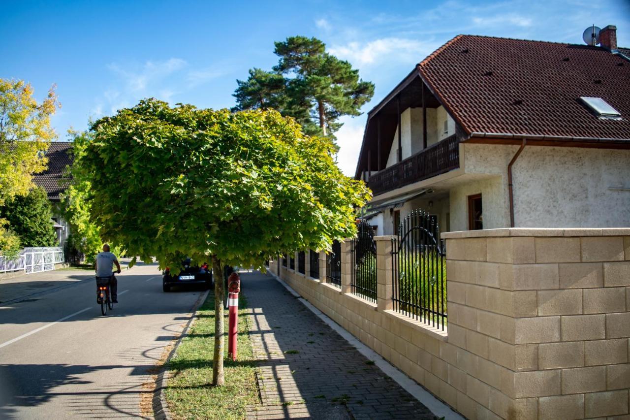 שיופוק Zsolnay Apartman מראה חיצוני תמונה