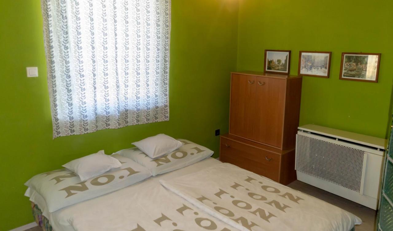 שיופוק Zsolnay Apartman מראה חיצוני תמונה