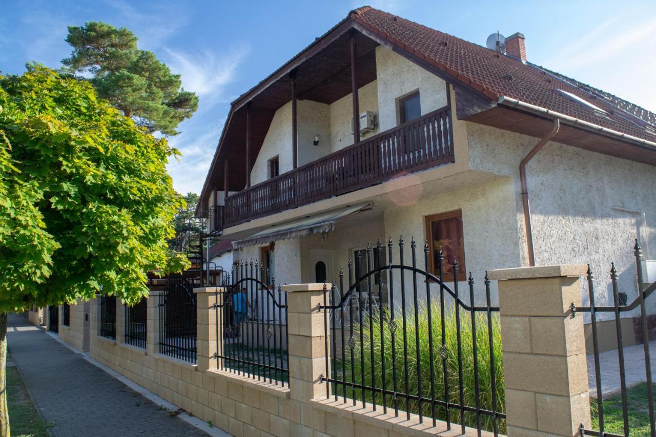 שיופוק Zsolnay Apartman מראה חיצוני תמונה